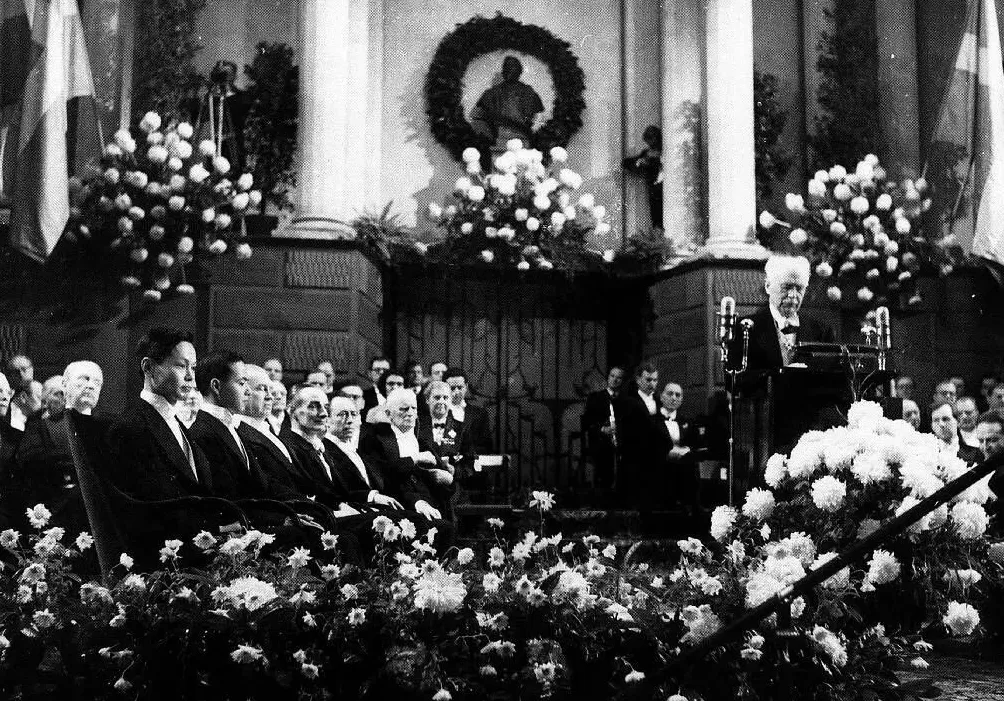 我们一般人要如何理解杨振宁的科学成就-第9张图片-