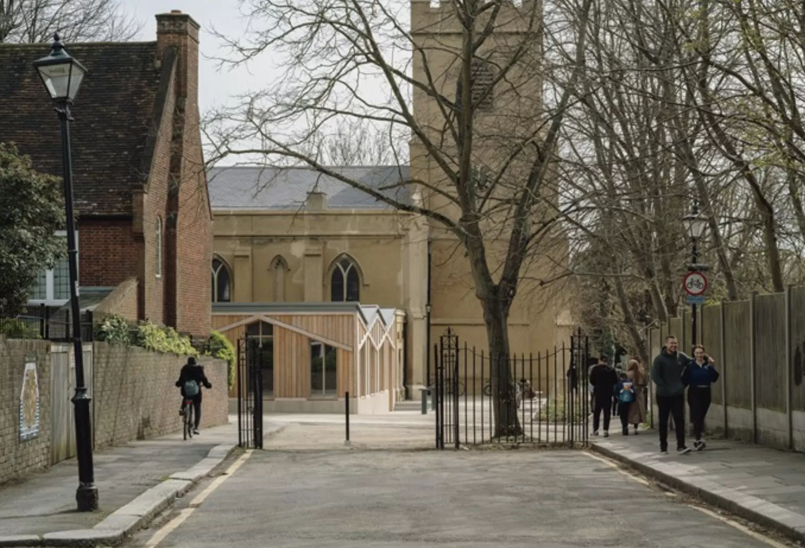 曾经破落的教堂成了多功能场所，这个设计获劳伦斯奖-第1张图片-