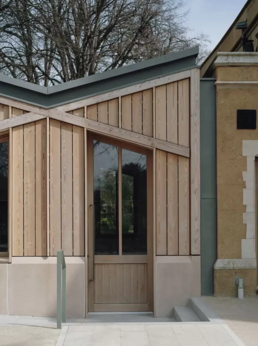 曾经破落的教堂成了多功能场所，这个设计获劳伦斯奖-第8张图片-