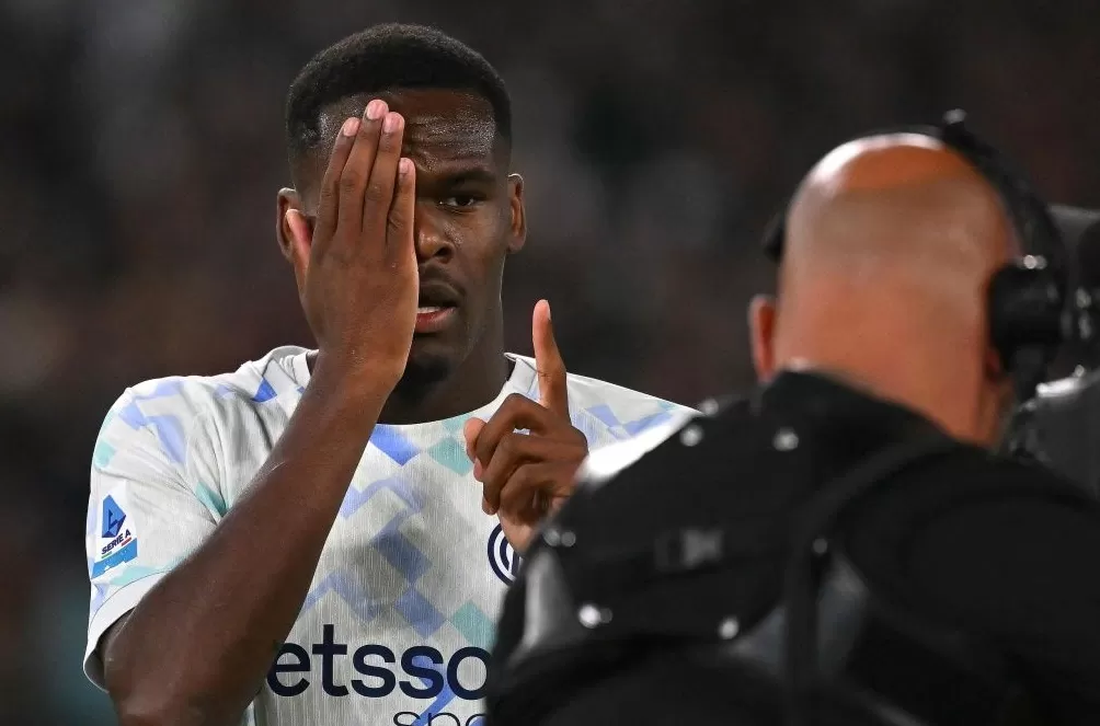 体坛联播｜拜仁赢下国家德比新赛季全胜，C罗世界波破门-第3张图片-