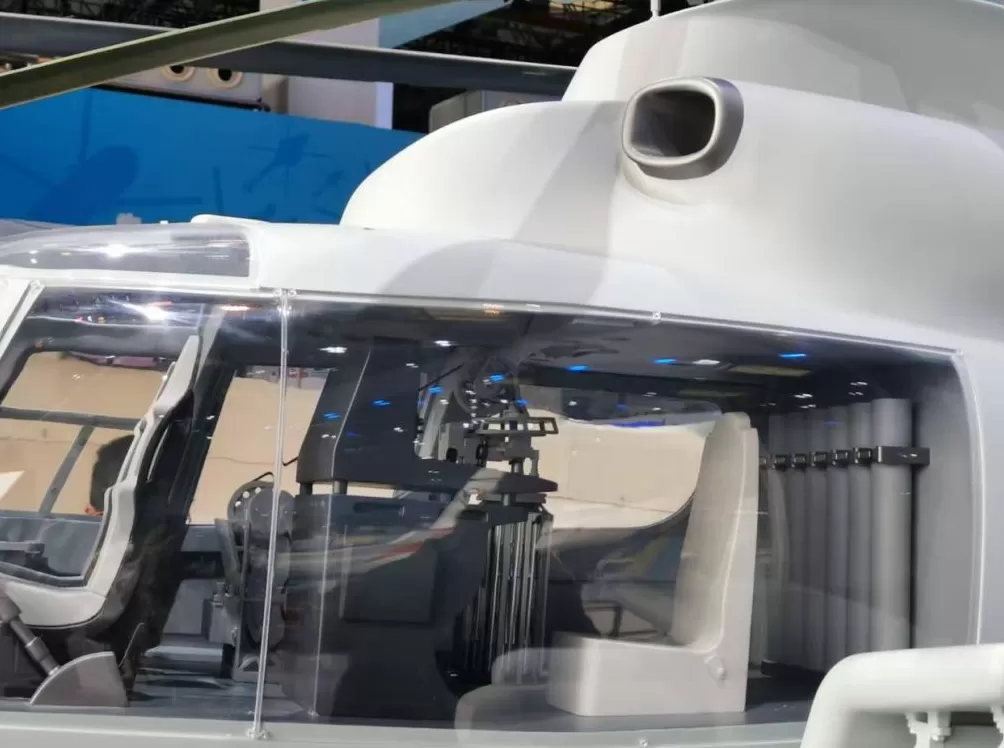 多图｜直-9家族最强舰载机亮相，可挂载多种武器-第4张图片-