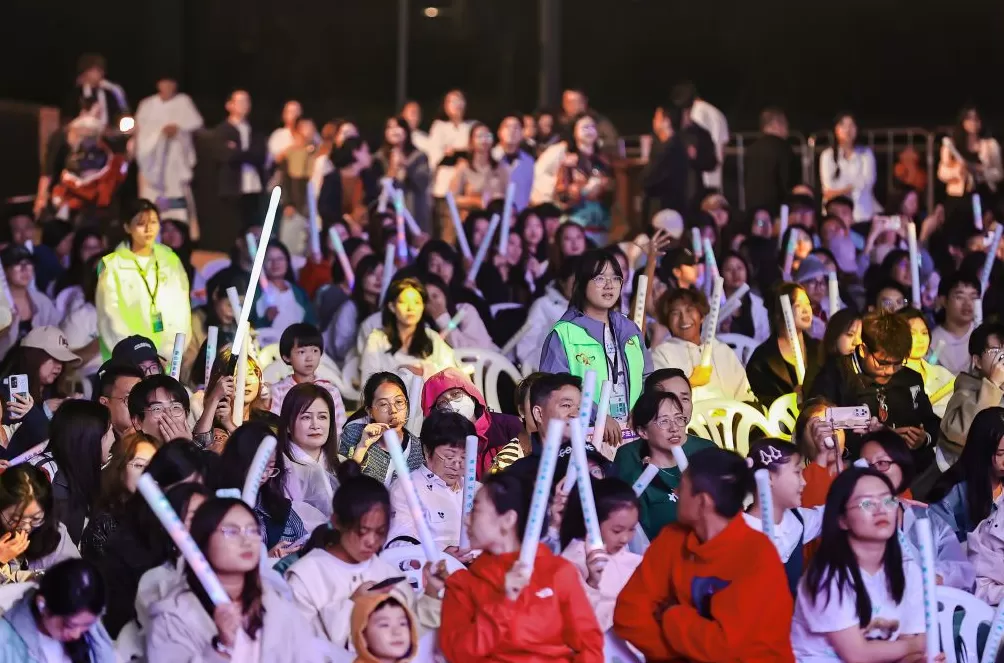 一场3.5小时的音乐派对，上海的大学生都来唱歌了-第2张图片-