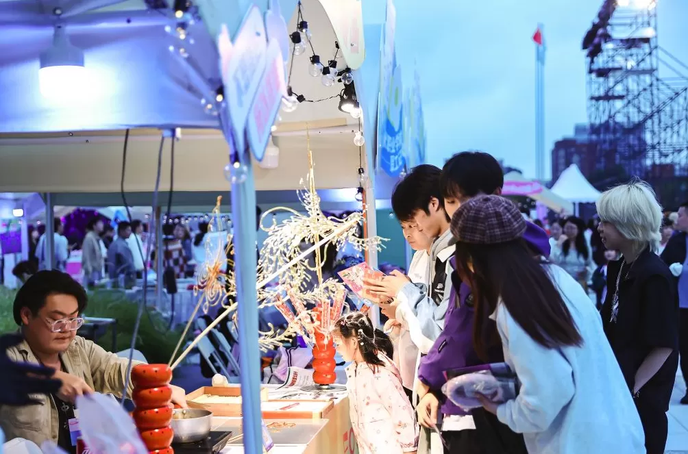 一场3.5小时的音乐派对，上海的大学生都来唱歌了-第5张图片-