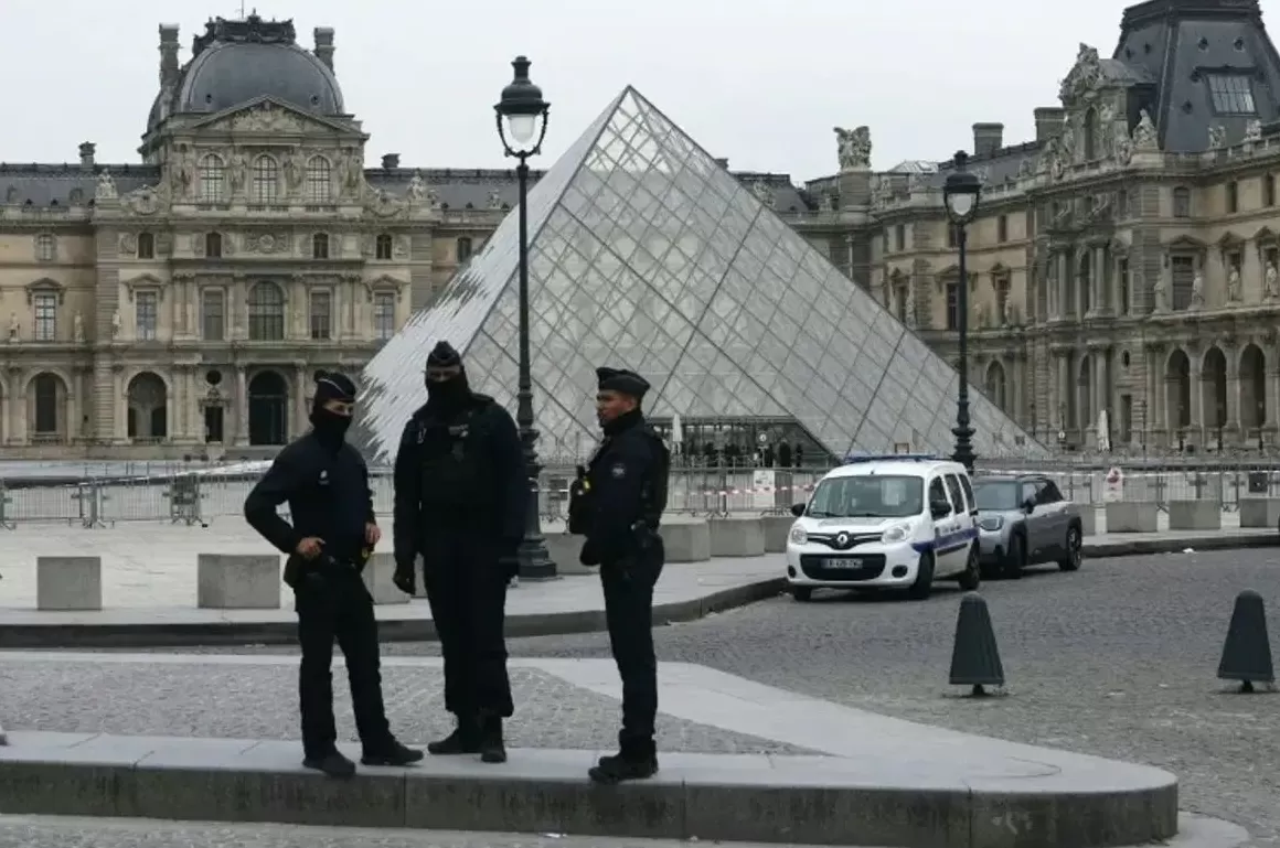 法国卢浮宫失窃藏品清单公布-第1张图片-