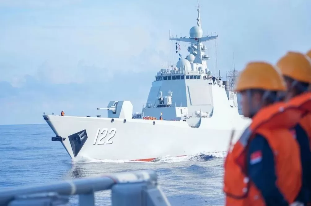 首次海上补给，成功！海军唐山舰、大庆舰、太湖舰奔赴亚丁湾-第1张图片-