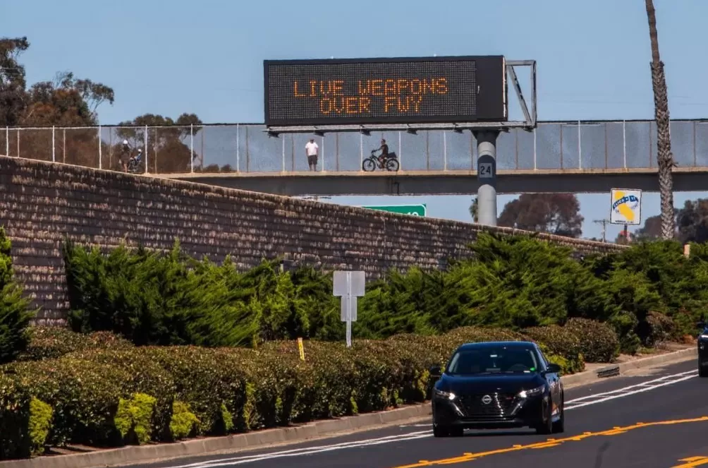 美副总统安保车遭军演炮弹碎片击中 未造成人员伤亡-第1张图片-