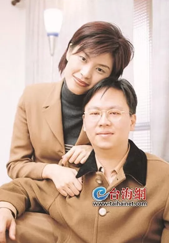 “由绿转蓝”的郑丽文为何能逆袭成功？-第2张图片-