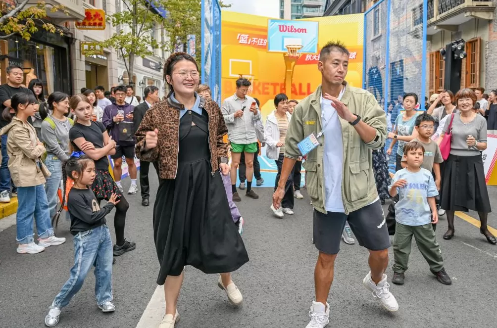 魔都眼｜步行街上玩拳击！周末张园打造城市运动场景新体验-第3张图片-