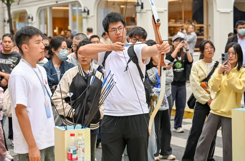 魔都眼｜步行街上玩拳击！周末张园打造城市运动场景新体验-第5张图片-