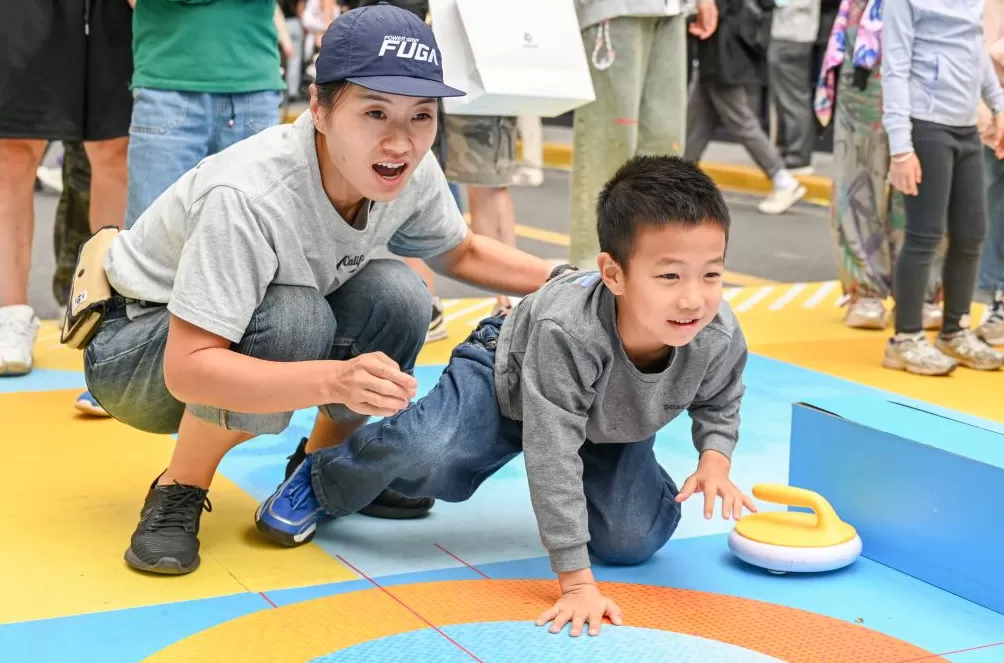 魔都眼｜步行街上玩拳击！周末张园打造城市运动场景新体验-第9张图片-