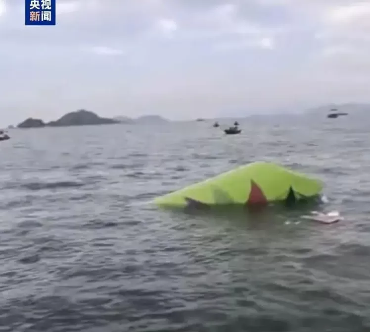 香港飞机坠海事故致2人死亡，遇难者海下约7米处被找到，4名机组人员获救送医！机场回应-第1张图片-