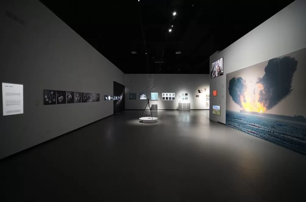 看展览｜参与者说第六届全国青年摄影大展：摄影正在被重塑-第1张图片-