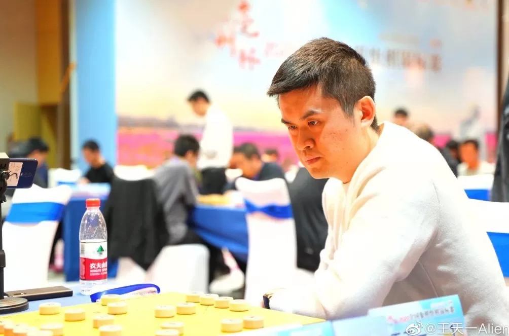 昔日象棋第一人王天一道歉：后来者以他为戒，避免重蹈覆辙-第2张图片-