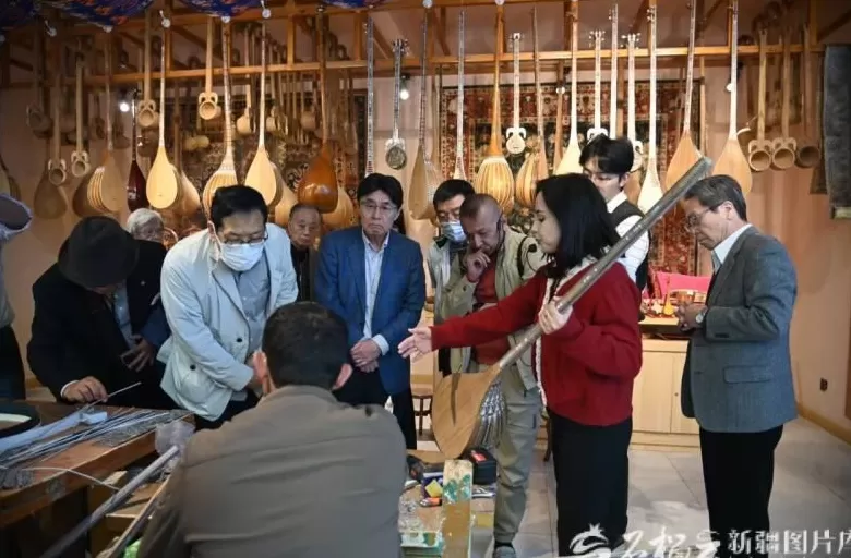 “中国新疆之美，百闻不如一见”——日本知名学者和经济界人士代表团参访新疆-第2张图片-