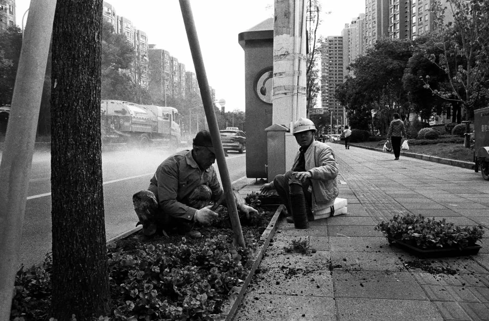 上海旅居⑦｜南非人理查森：在街头，我抓取那些“酷炫瞬间”-第3张图片-