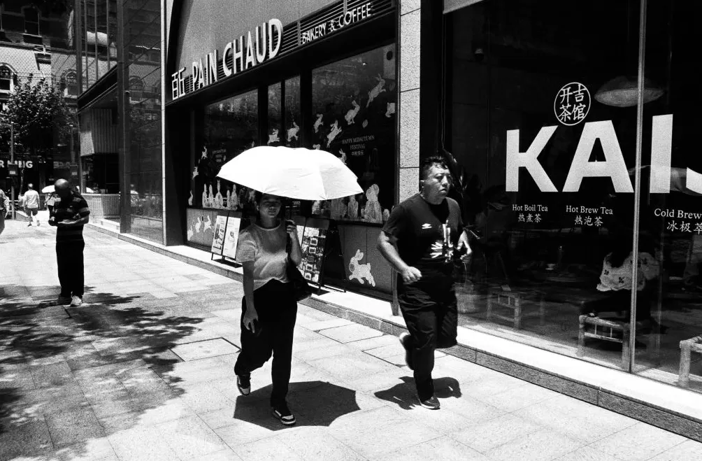 上海旅居⑦｜南非人理查森：在街头，我抓取那些“酷炫瞬间”-第4张图片-