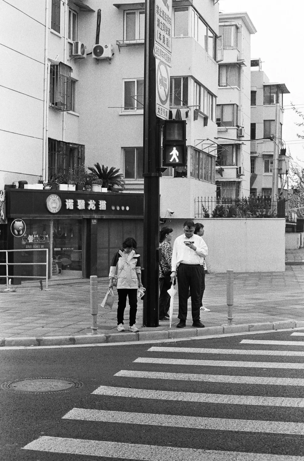 上海旅居⑦｜南非人理查森：在街头，我抓取那些“酷炫瞬间”-第7张图片-
