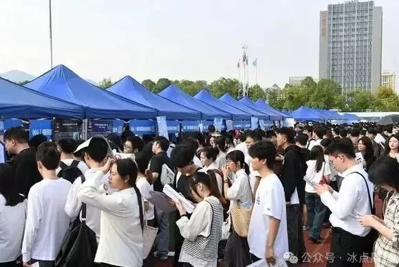 “什么？你才大一就来实习？”-第1张图片-