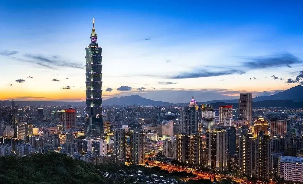 郑丽文强势杀出，炸响台岛政治变局的一声惊雷！-第3张图片-