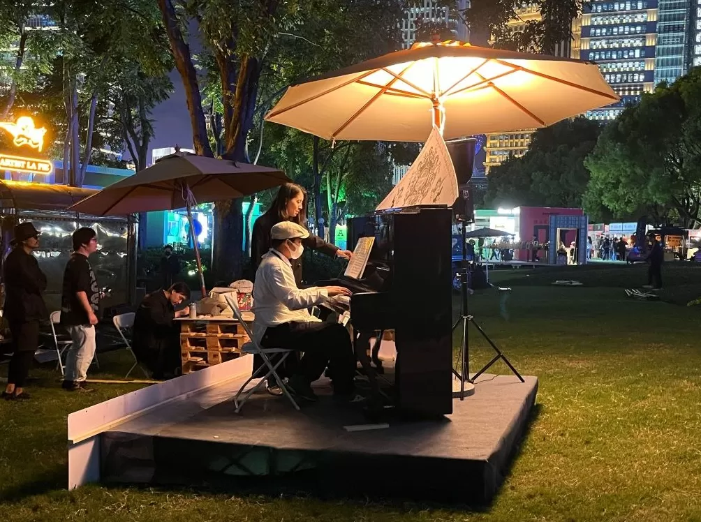 上海陆家嘴咖啡节第十年举办：打造联名文创，已成产业孵化器-第1张图片-