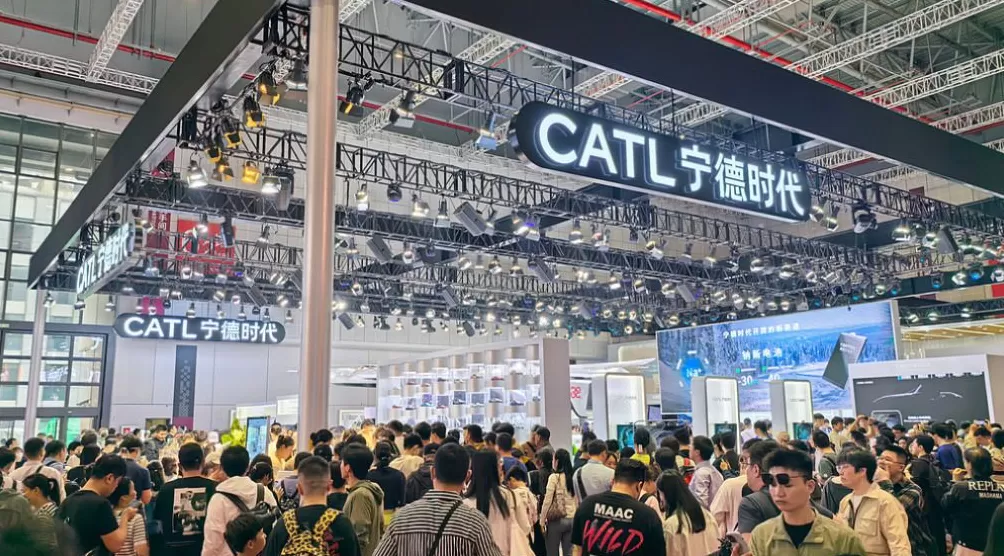 日赚近1.8亿，“宁王”订单激增下扩产：受制于产能今年市占率下滑-第1张图片-