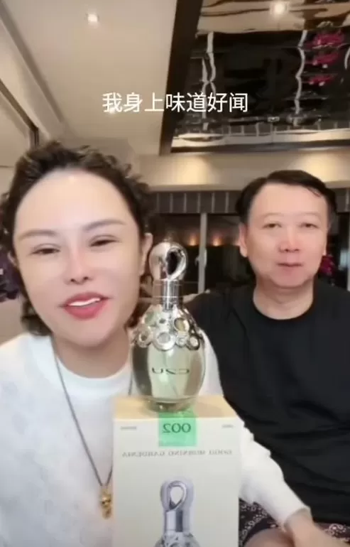 千万粉丝网红小影夫妇偷逃税被罚590余万元！直播时扬言“达人税都不规范，对我没有任何影响”-第1张图片-
