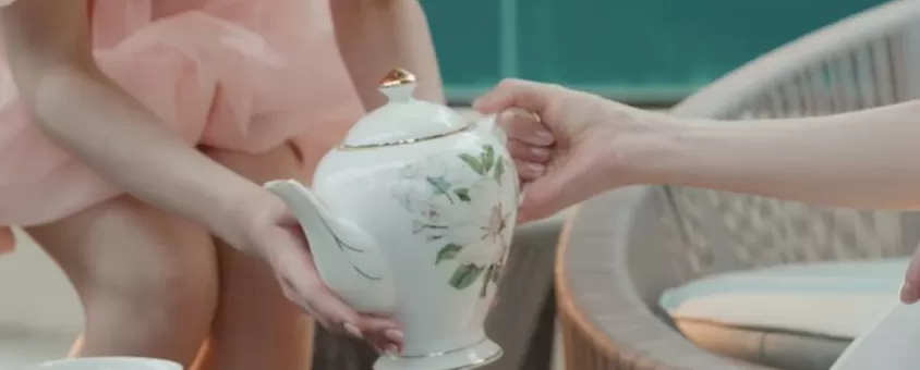 伪装与承认的悖论：《许我耀眼》与“伪名媛”的深层困境-第4张图片-