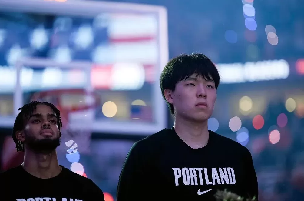 上场5分钟，得2分，1个篮板，杨瀚森体验NBA万事开头难-第6张图片-