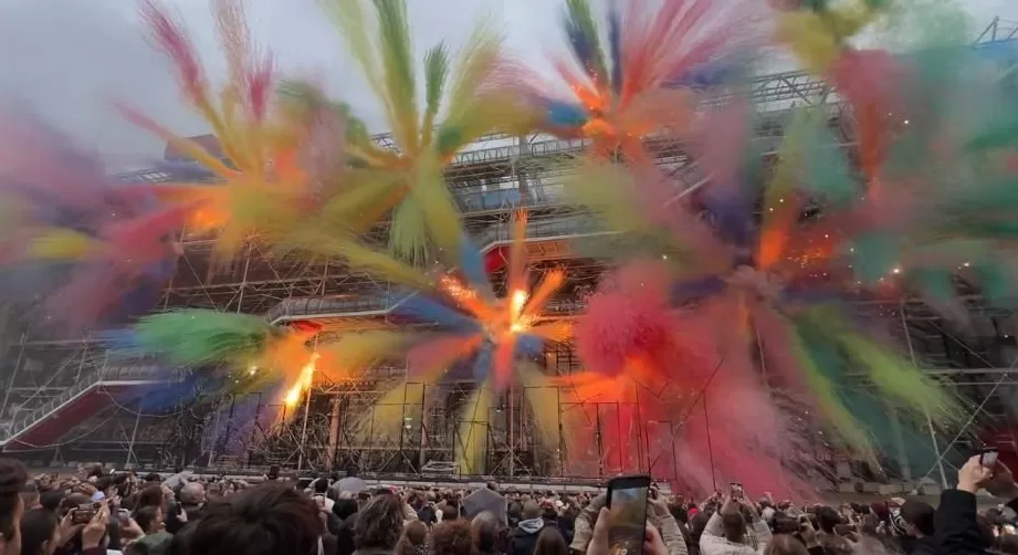 蔡国强在法国巴黎再现烟花秀-第2张图片-