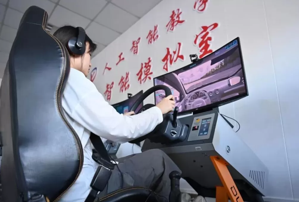 白天，高校教师，晚上，地摊摊主-第7张图片-