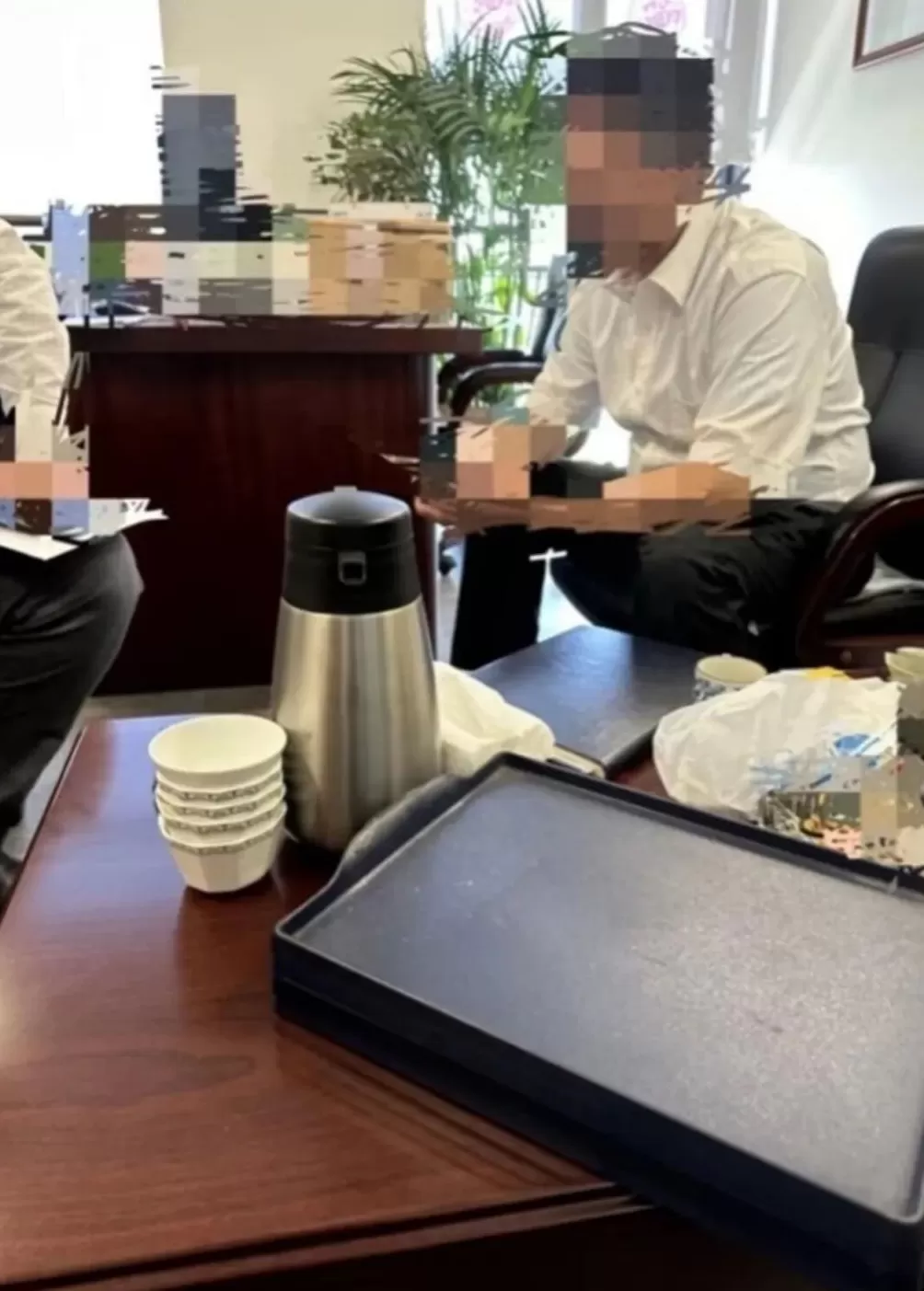 妻子65页PPT举报48岁空警丈夫，南航：已进行诫勉谈话，当事人回应-第4张图片-