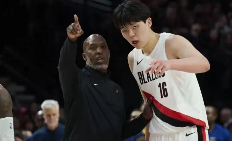 突发！杨瀚森教练比卢普斯涉嫌“非法赌博”，被联邦调查局逮捕-第4张图片-