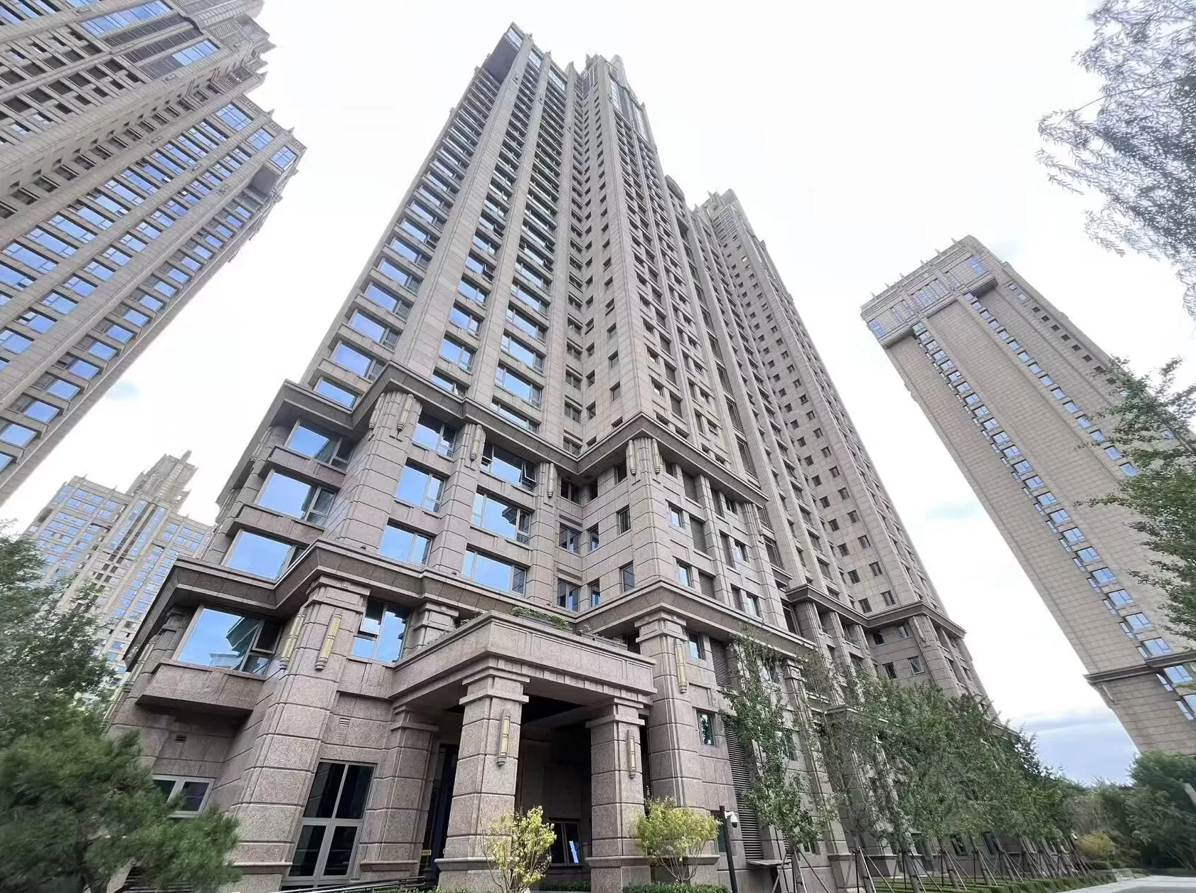 北京4套顶豪法拍房成交，富豪们开始抢房了？-第1张图片-