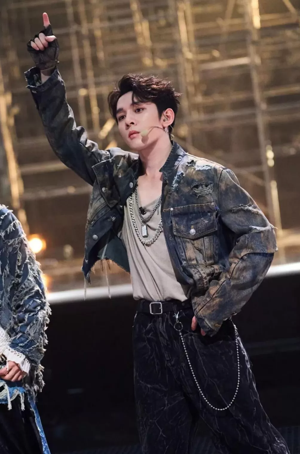 传李佳琦“一夜赔了20亿”今又陷“清库存”风波-第10张图片-