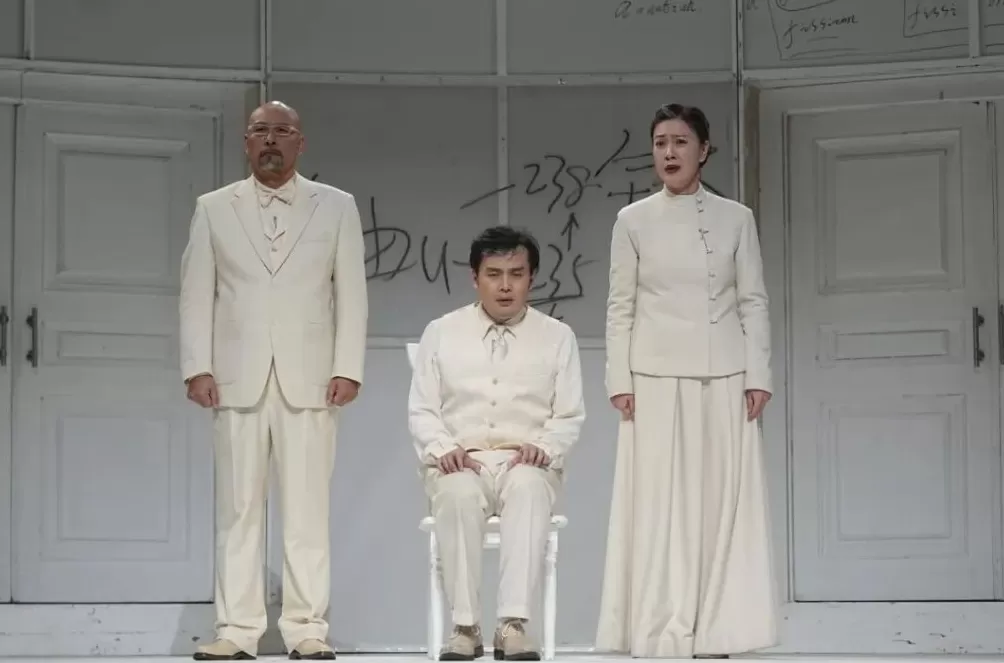 《哥本哈根》再登国话剧场，杨振宁曾赞“艺术与科学相通”-第1张图片-