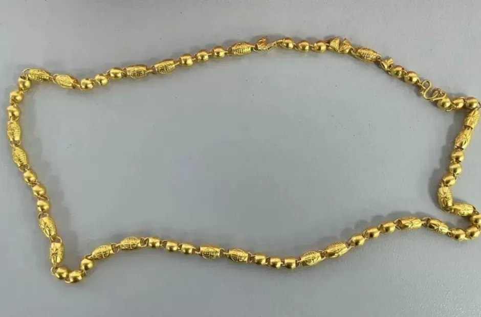 项链里发现大量不明金属，多家金店中招，警方：2人在黄金中掺铼-第1张图片-