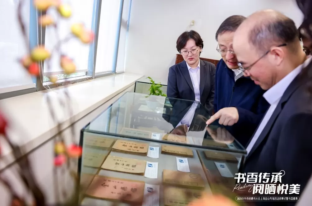 图书馆化身立体式古籍文化体验馆，这场晒书大会走过春夏秋-第7张图片-