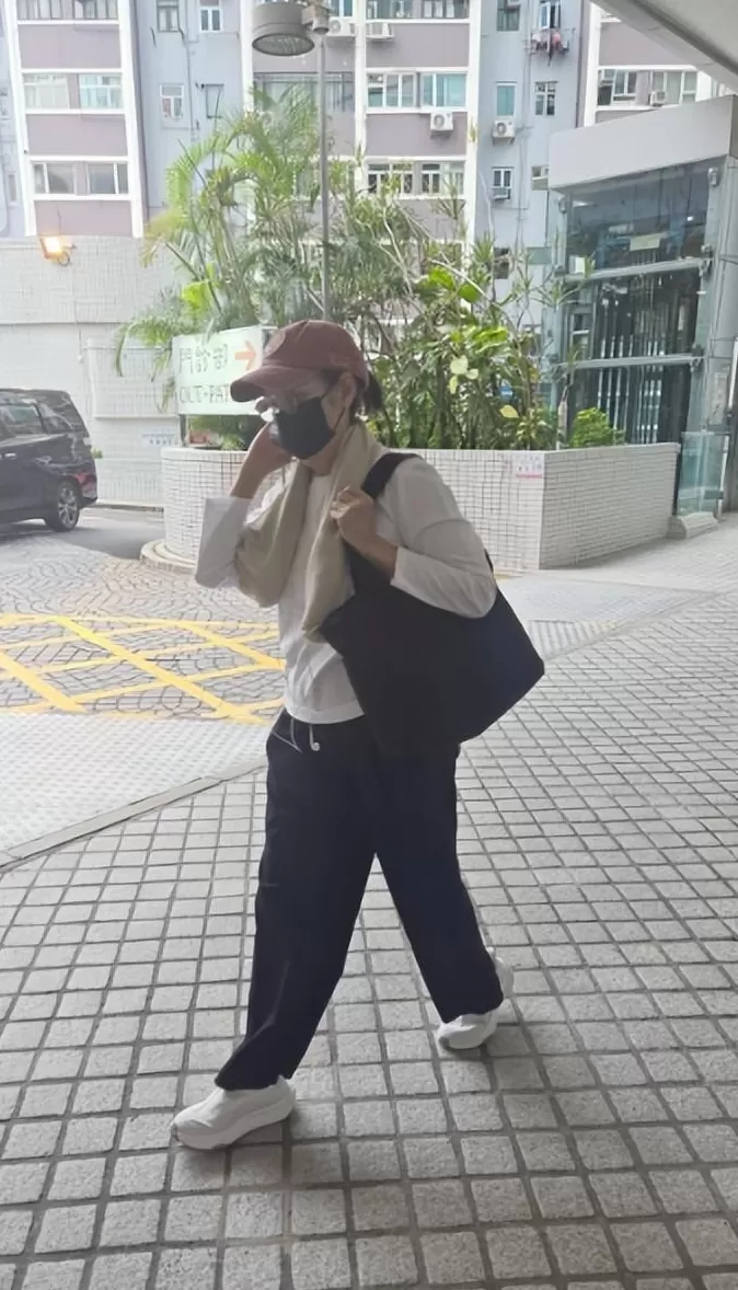 港媒曝76岁许绍雄病危入院！家人及苗侨伟夫妇等好友赶到医院看望-第3张图片-