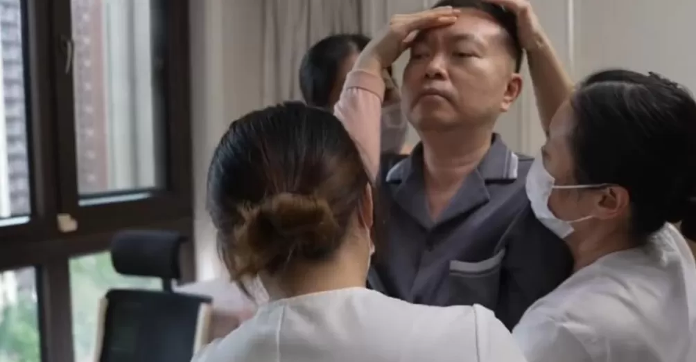 蔡磊进入渐冻症晚期：全身仅眼球能动，研发药物对病友起效，对自己没用-第1张图片-