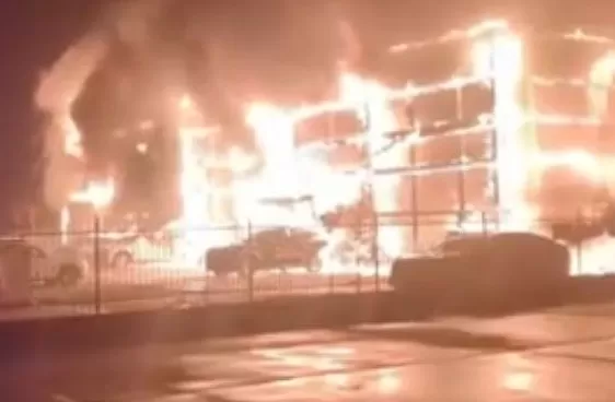 安徽阜阳一家长安启源4S店突发大火，多方回应-第1张图片-