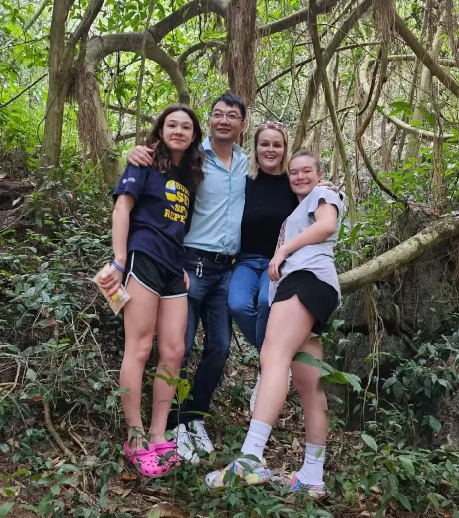 河南农村小伙娶美国女博士被网友点赞：曾“英雄救美”赢得芳心，婚后是家里“全能担当”-第2张图片-