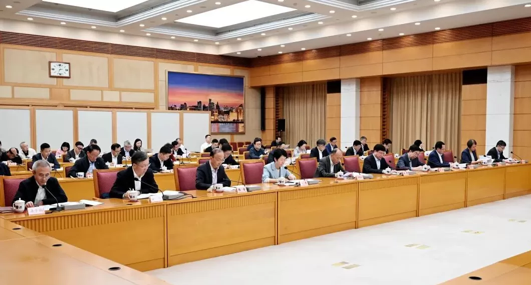 事关服务业创新发展，中共上海市委举行专题协商座谈会，陈吉宁与党外人士深入交流-第3张图片-