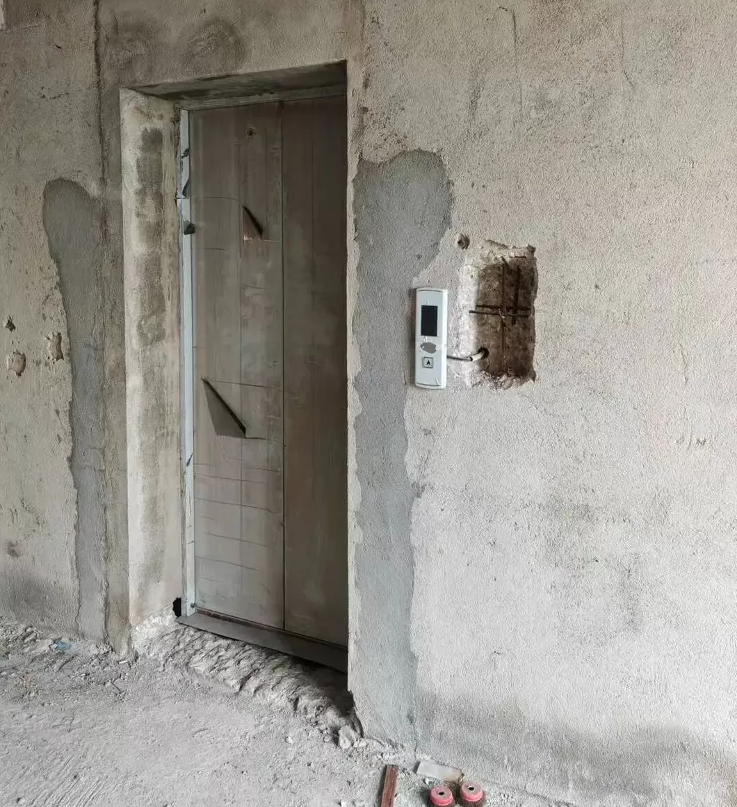 北海一小区被举报避难层改成酒店致承重柱开裂、路面沉降？多部门介入-第9张图片-