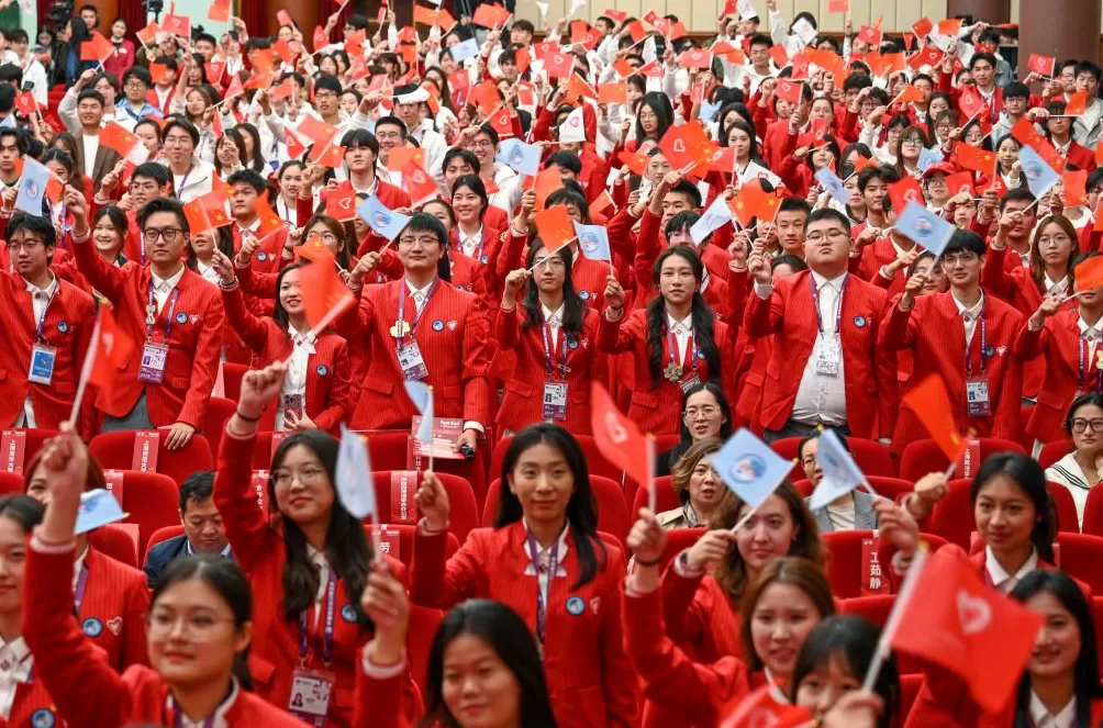 进博直击｜3865名小叶子宣誓上岗，小语种志愿者129人-第4张图片-