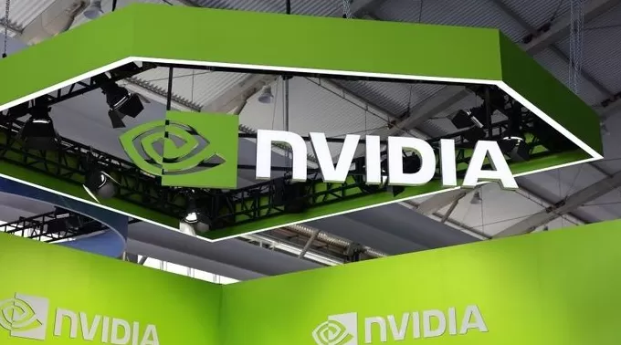 英伟达成史上首家超5万亿美元市值公司-第1张图片-