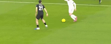 体坛联播｜利物浦7轮6败，拜仁14连胜创五大联赛最佳开局-第9张图片-