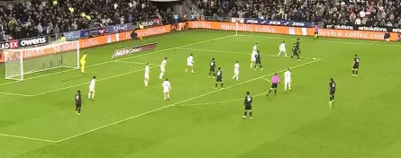 体坛联播｜利物浦7轮6败，拜仁14连胜创五大联赛最佳开局-第11张图片-