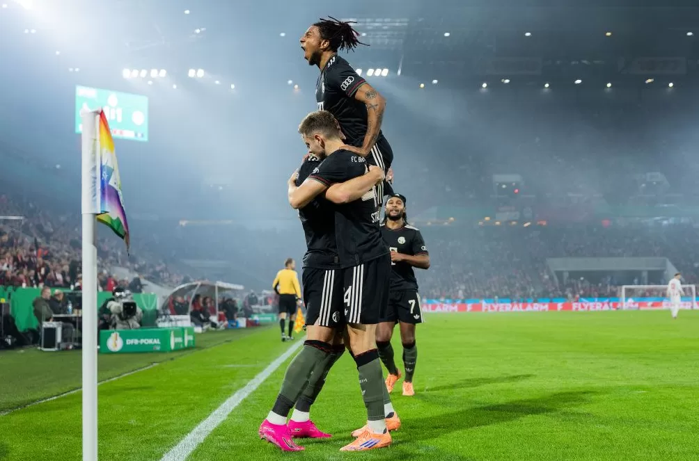 体坛联播｜利物浦7轮6败，拜仁14连胜创五大联赛最佳开局-第21张图片-