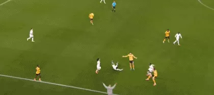 体坛联播｜利物浦7轮6败，拜仁14连胜创五大联赛最佳开局-第19张图片-