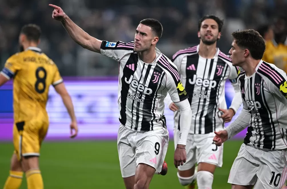 体坛联播｜利物浦7轮6败，拜仁14连胜创五大联赛最佳开局-第27张图片-